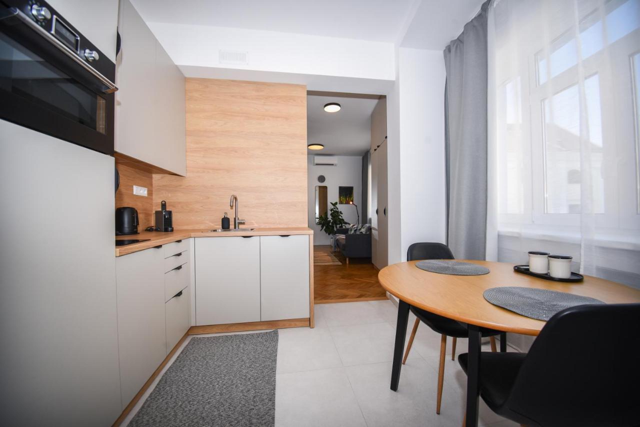 City Center Studio - Comfy & Modern Братислава Екстер'єр фото