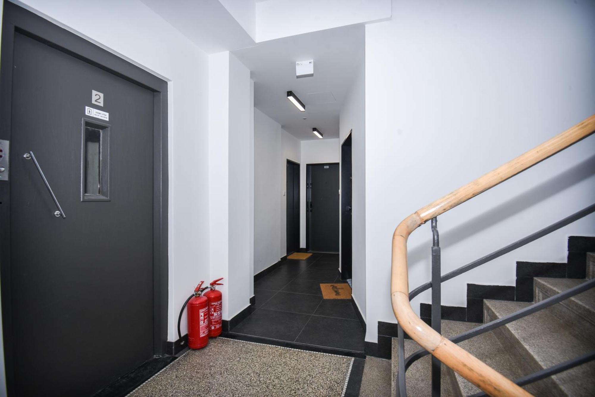 City Center Studio - Comfy & Modern Братислава Екстер'єр фото