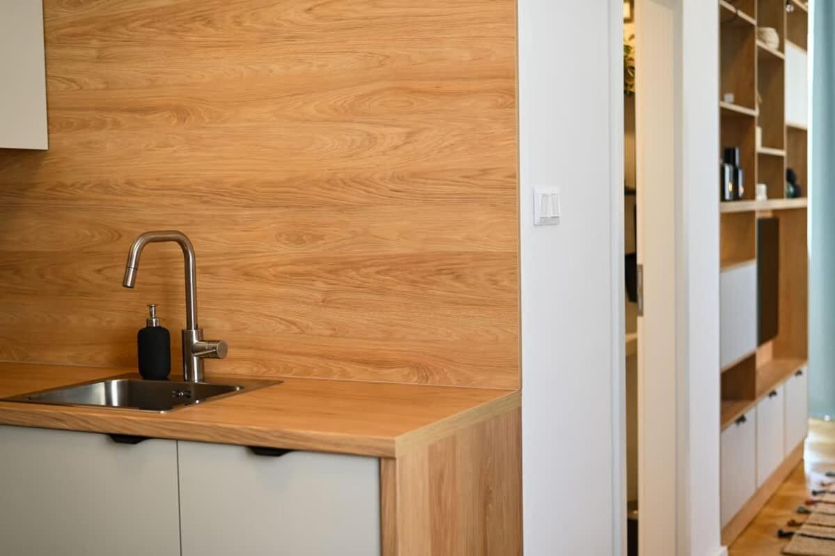 City Center Studio - Comfy & Modern Братислава Екстер'єр фото