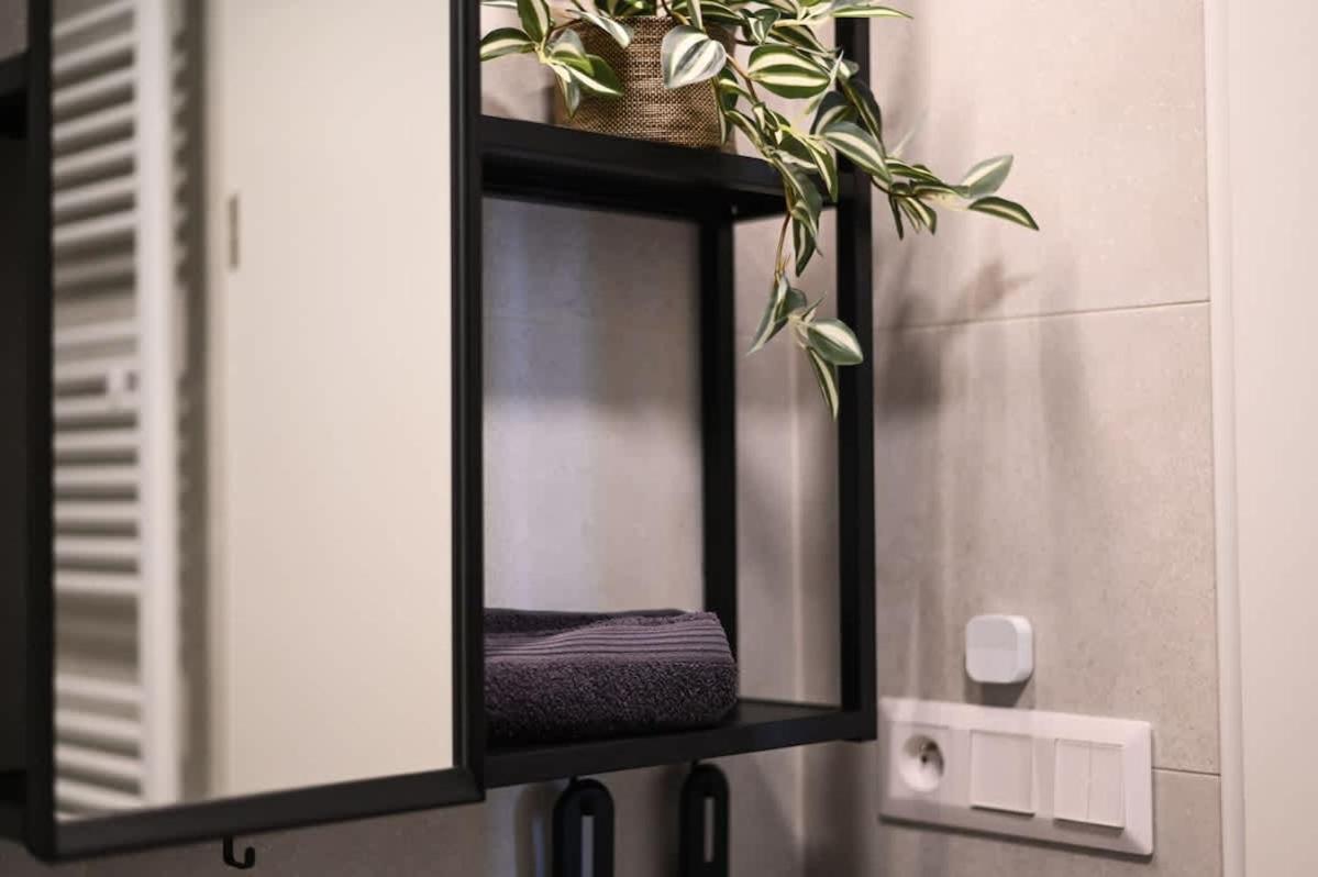 City Center Studio - Comfy & Modern Братислава Екстер'єр фото